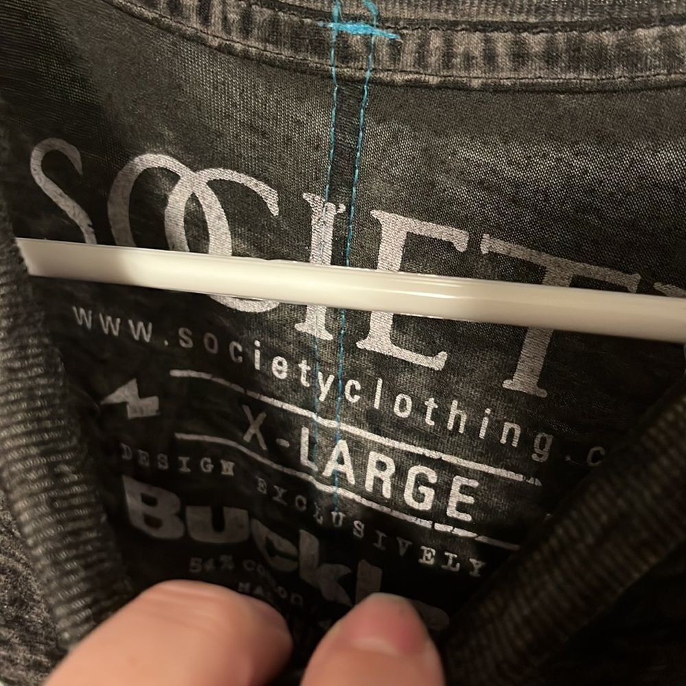 Men’s Society Tee Shirt from the Buckle. Amazing shape, Size X-Large 👕 - Picture 3 of 4